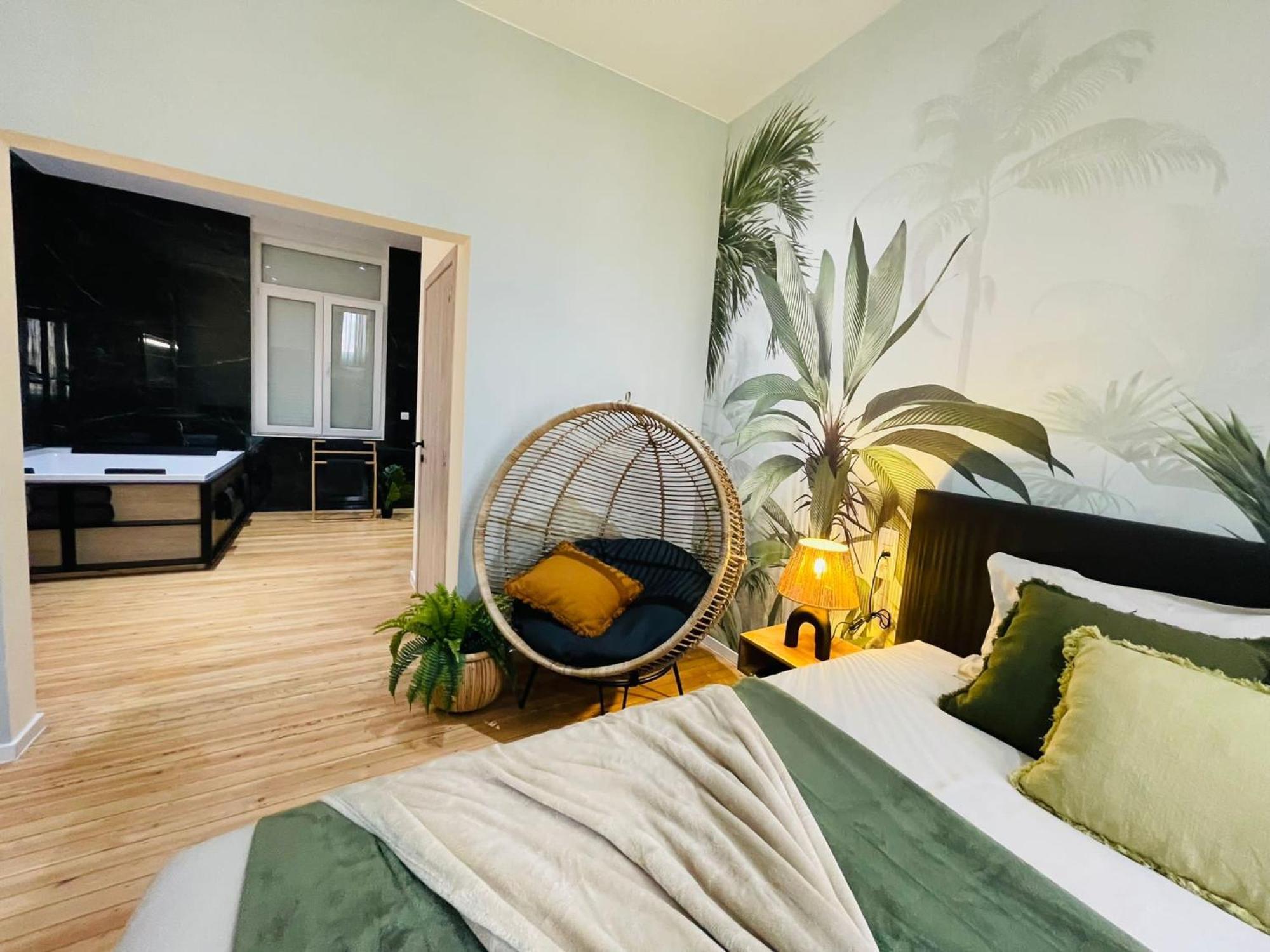 Appartement Exotique Avec Bain Balneo Льеж Экстерьер фото